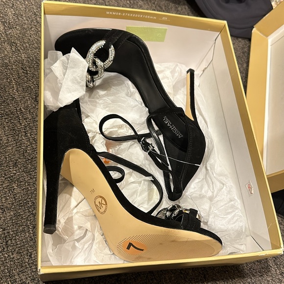 NIB Michael Kors Black Heels - Picture 5 of 6